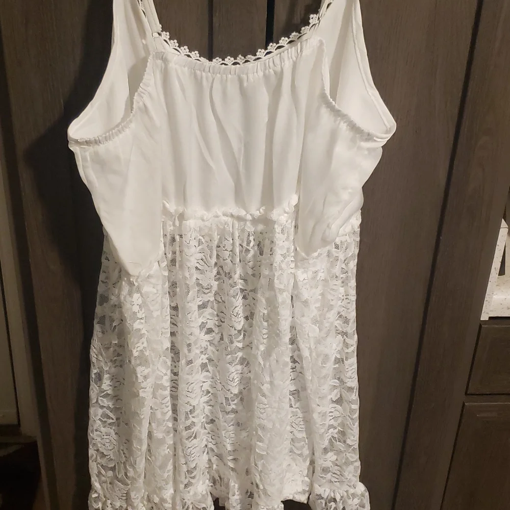 ♥️New boutique lace contrast spaghetti strap top - Picture 11 of 11